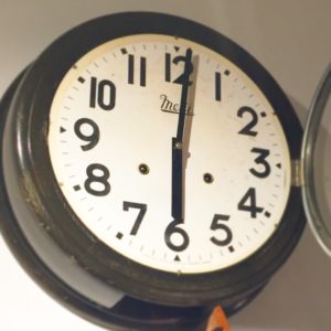 高槻市の美容室　古い時計