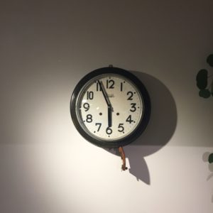 高槻市の美容室 古い時計